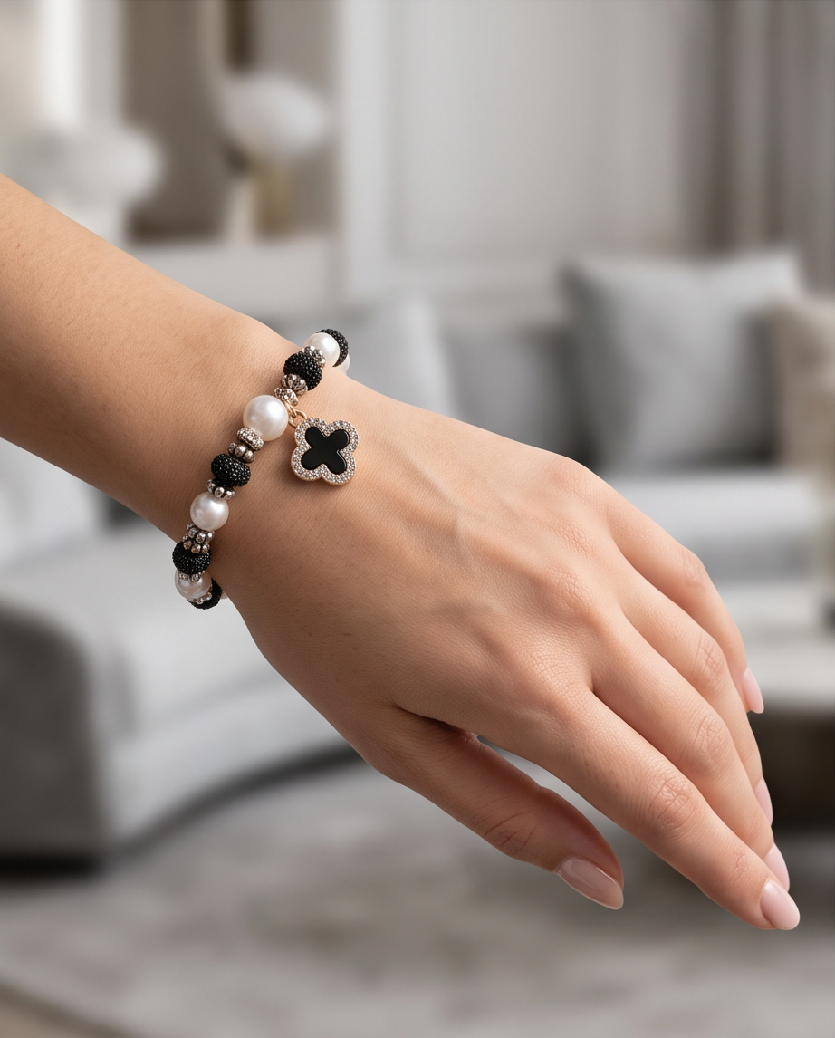 The Clover Bracelet