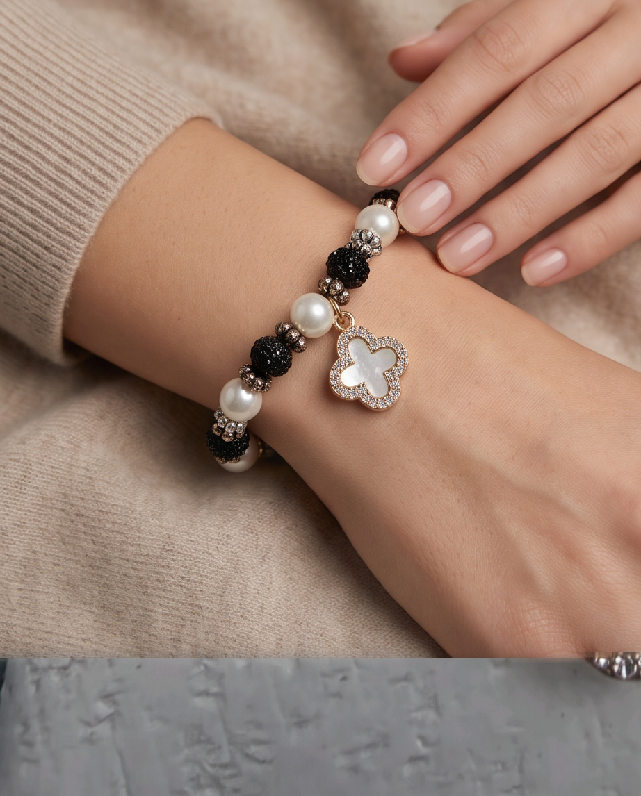The Clover Bracelet